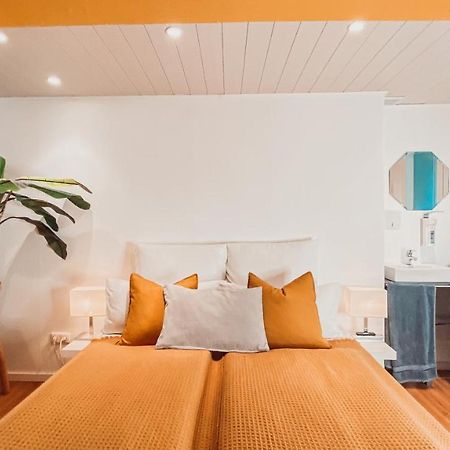 Villa Herkules - Privates Apartment Am Waldrand Mit Smart Tv Und Kostenlosen Parkplaetzen Kassel Bagian luar foto