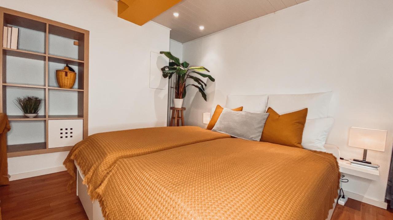 Villa Herkules - Privates Apartment Am Waldrand Mit Smart Tv Und Kostenlosen Parkplaetzen Kassel Bagian luar foto