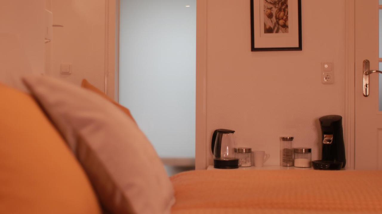 Villa Herkules - Privates Apartment Am Waldrand Mit Smart Tv Und Kostenlosen Parkplaetzen Kassel Bagian luar foto